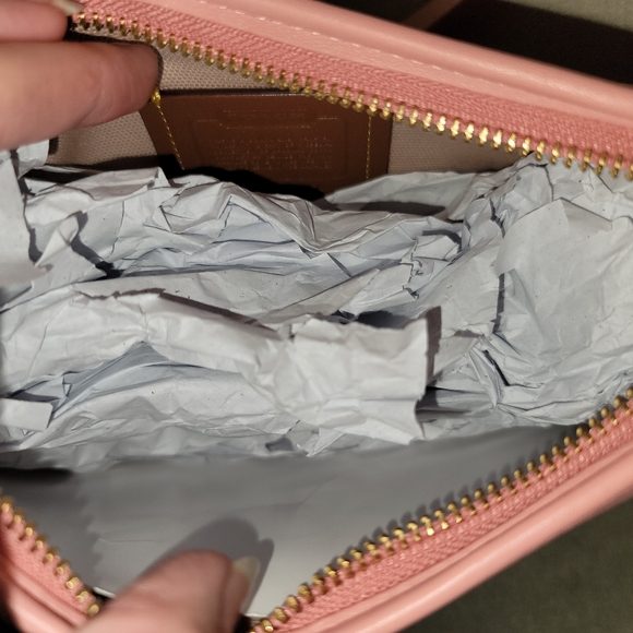 Coach Swinger in HTF color Candy Pink - Picture 6 of 10